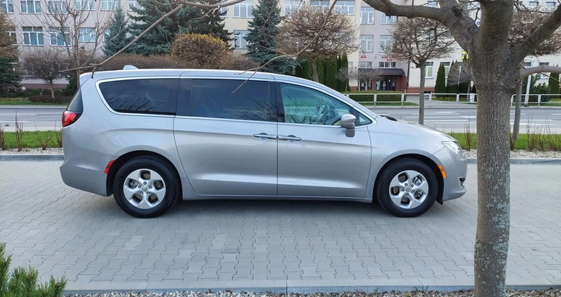 Chrysler Pacifica cena 99900 przebieg: 119900, rok produkcji 2018 z Rzeszów małe 436